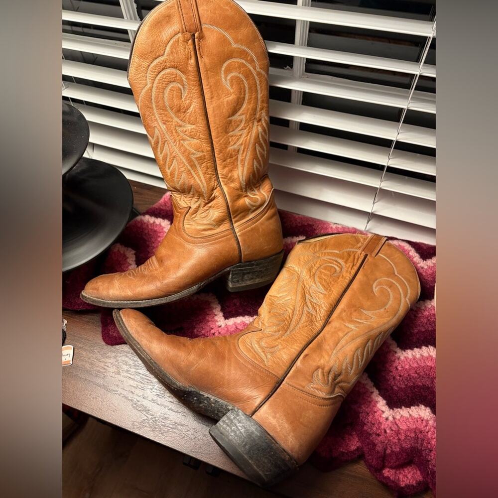 Tony Lama cowboy boots